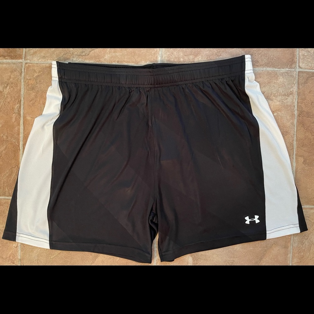 Under Armour Athletic Shorts Large